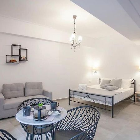 Ferienwohnung Ifaistos Luxury Flat Psyrri Square Athen Exterior foto