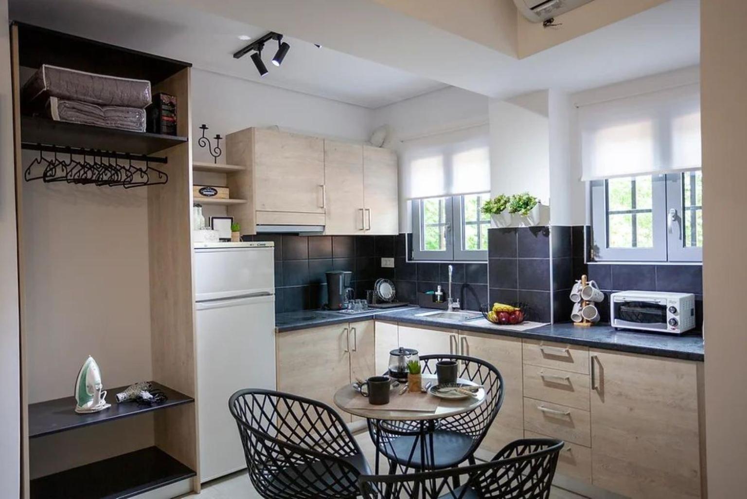 Ferienwohnung Ifaistos Luxury Flat Psyrri Square Athen Exterior foto
